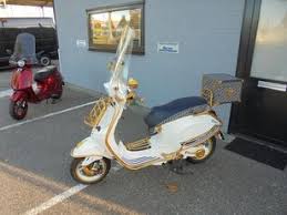 Die vespa 946 christian dior. Vespa Roller Aus Europa Vespa Roller Aus Europa Gebraucht Kaufen