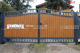 Dies macht die zäune witterungsbeständig, stabil und langlebig. Sichtschutzzaun Tor Mit Paneele Aus Polen Zaune Aus Polen