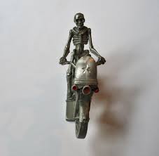 Spoontiques Pewter Motorcycle With Crystal Headlights And Etsy Collectible Figurines Folk Art Cat Figurines Collectible