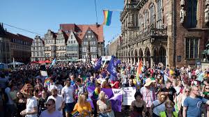 I feel slightly traitorous because i'm not even in norway today, but i am there and celebrating in my heart. Pm 30 Bremen Zeig Flagge Regenbogenflagge Zum Idahot Am 17 Mai 2020 Csd Bremen