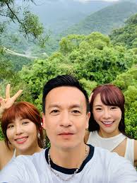 實況] 愛玩客高雄來賓:巫苡萱&壯壯- 看板TW_Entertain