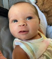 Un pedacito de ⛅️ cielo… Vida Luz 🌸✨ #eternalhoneymoon #babygirl #twoweeks  #baby #beauty #girly #inlove #love #nena #lunademielenfamilia #dossemanas  #bebe #bebedepapa #belleza #enamorado