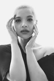 Carissa Bloom's Instagram, Twitter & Facebook