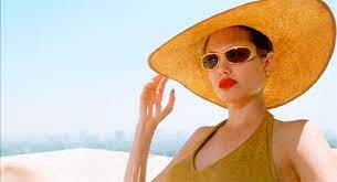 The Best Angelina Jolie Reaction Gifs To Use In Any Situation Angelina Jolie Angelina Hat Fashion