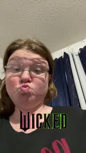 Lauren Michelle Arens (@laurenmichelleare)