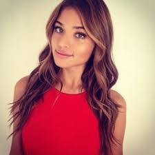 Emily Chambers's Instagram, Twitter & Facebook