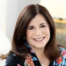 Lesley Crook 🐝 MVP (@Lesley_wolan)