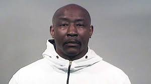 Sewer crew fishes suspected drugs out of Warren toilet