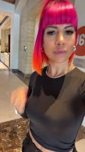 Lisa Budge's Instagram, Twitter & Facebook