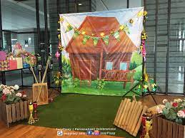 Hari raya aidilfitri photo frames allows you to snap your wonderful pictures and transform them with beautiful, different frame designs and you can share your memories via any social network app easily. Photo Selamat Hari Raya Photo Booth Props