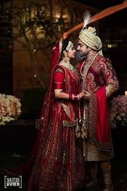 Creative Desi Bride Poses Ideas Indian Wedding Photography Spyne Indian Wedding Photography Poses Wedding Couple Poses Couple Wedding Dress