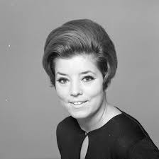 91enne, il prossimo 8 aprile, nasce sotto il segno dell' ariete. De Angelis Wilma Archivio Fondazione Fiera Milano