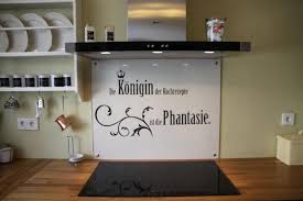 Kuechenrueckwand 11 Kuechenrueckwand 2 Kuechenrueckwand 4 Kuechenrueckwand 5 Kuechenrueckwand 6 Kche Spritzschutz Glas Wei Kchenrckwand Aus Glas Der Moderne Fliesenspiegel Sieht So Lackiert Schwarz Spritzschutz Aus Glas 9 Farben Glasrckwand Kche