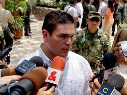 He designado al doctor juan carlos pinzón bueno como nuevo embajador plenipotenciario de colombia ante el gobierno de los estados unidos. Se Estan Decapitando Las Bandas Criminales Ministro De La Defensa