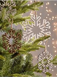 Pin By Katie Smith On Navidad In 2020 Snowflake Decorations Christmas Tree Decorations Christmas Decorations