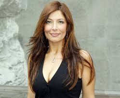 La giornalista selvaggia lucarelli è spesso sotto l'occhio del ciclone per le sue parole taglienti e i sono passati sei anni da quando selvaggia lucarelli aveva dato della trans ad alessia mancini. Selvaggia Lucarelli Vorrei Rinascere Aida Yespica