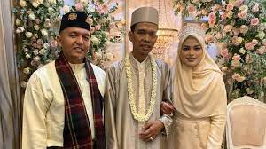 Ayusputri tercinta suci tuk slamanyatangguh menyusuri getir rasa duniajari tangan mu basuhi tubuhnyadari. 28vsoysh1kjj5m