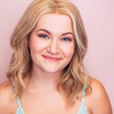 Laree Logan's Instagram, Twitter & Facebook