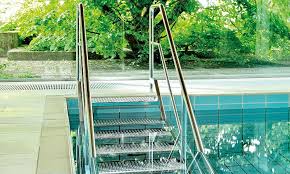 Schwimmbad Treppe Aus Metal Treppe Schwimmbad Treppe Schwimmbader