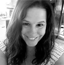 A woman with few or no friends isn't lonely. She's powerful. She's the kind  of woman who has already learned one of life's greatest truths: quality  matters more than quantity. She doesn't