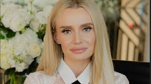 Marcella Moeller's Instagram, Twitter & Facebook