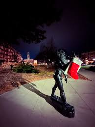 Tower of Silence in Mumbai ...