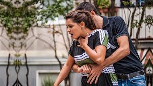 13 aralık 2019 cuma 21:18. Heimlich Manevrasi Nedir Nasil Yapilir Hayat Kurtaran Ilk Yardim Uygulamasi