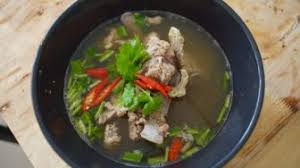 Sup ayam jahe baik untuk kesehatan karna bawang putih & jahe ada fungsi untuk meningkatkan kekebalan butuh makanan berkuah hangat dan sehat? Resep Sop Ayam Jahe Baik Untuk Jaga Imun Tubuh Moms