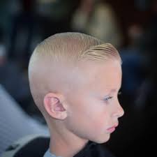 Tsunami Side Part For Fellow Barber Friend Barberoftheclan Held Up With Layriteofficial Supershine Pompoholics Barbers Coiffure Dame Coiffure Barbier
