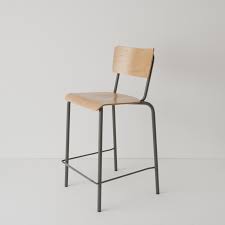 Je veux trouver un joli tabouret de bar ou de cuisine design pas cher ici chaise haute cuisine. Chaise Haute 65 Cm En Tube 3 Coloris Et Multiplis De Hetre Naturel