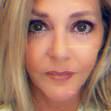 Kitty Hart (@RealKittyHart)