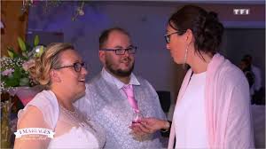Une candidate de 4 mariages pour 1 lune de miel accuse la mariée d'avoir plagié sa cérémonie 03:57 4 Mariages Pour Une Lune De Miel Que Devient Isabelle Qui Agacait Tant Les Internautes Femme Actuelle Le Mag