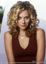 Peyton Sawyer Hilarie Burton Curly Hair Styles Short Hair Styles Hair