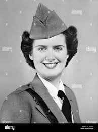 Woman army uniform Black and White Stock Photos & Images