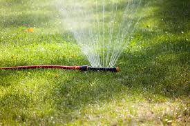 7 Best Lawn Sprinklers Of 2020 Garden Sprinkler Reviews Best Lawn Sprinkler Riding Lawn Mowers Lawn Sprinklers