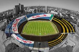 El fútbol de peñarol depende de un ex jugador que desayuna. Nacional Vs Penarol Fiebre De Sabado Fiebre De Clasico Semanario La Prensa