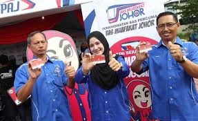 Bas muafakat johor is a free bus service funded by the johor state government and local authorities as one of the initiatives to reduce people's burden as well as provide convenient and effective public transport network throughout the state Kad Muafakat Johor Kmj Paj