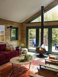 Colorful Mountain Cottage Decorating Ideas By Reath Studio In 2020 Wooden Cottage Cabin Living Cozy House