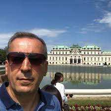 Viyana ortasında muhteşem bir saray: Belvedere Sarayı. İsmi İtalyanca'dan  gelen, belle(güzel), vedere (manzara) ismine layık çok güzel bir saray ve  müze. Yaptıran kişi çok ilginç bir tarihi şahsiyet ; Prince Eugene Savoy.