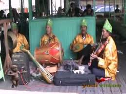 Badan panting tersebut dibuat dari kayu seperti kayu rawali, batang nangka. Musik Panting Banjar Youtube