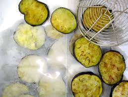 Quanto ci piacciono le melanzane, tra parmigiana, spaghetti, pietanze al forno e partiamo da quella tonda comune di firenze. Melanzane 5 Errori Da Non Fare Dissapore