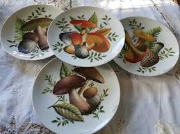 Piatto di ceramica dipinto e decorato a mano buy this. Piatti Decorati A Mano Il Bazar Dell Usato Genova