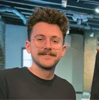 100+ perfiles de «Mccourt»