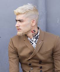 Blonde hair zayn always happens when theres a new music video coming 👀 pic.twitter.com/isrwydhugf. Zayn Malik Blonde Hair Beard After Gigi Hadid Breakup