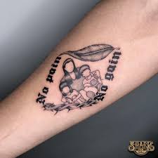 客製家庭照 colortattoo tattooartist tattooist taipei taipeitattoo taiwantattoo tat art sharkink tattoo designs skull tattoo cool tattoos