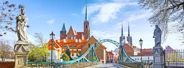 Beşeri bilimler, özellikle polonya dili ve tarihi dışında nispeten düşük notlar aldı. Polonya Kultur