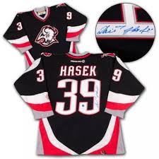 Dominik hašek is a czech former ice hockey goaltender. Dominik Hasek Cards Rookie Cards Autographed Memorabilia Guide