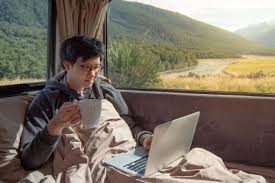 The Digital Nomad Lifestyle: Balancing Work and Travel | Mitel
