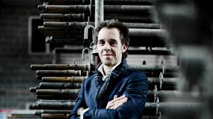 As ceo of the versluys group, i expressly wish to thank the bpi, cfe and ackermans & van haaren team for the many years of productive collaboration on the oosteroever project. Het Nieuwe Gezicht Van De Vastgoedontwikkelaar De Tijd