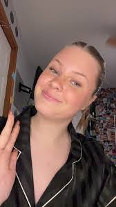 Katelyn Burr's Instagram, Twitter & Facebook